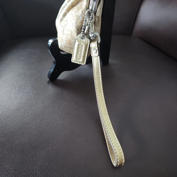 NWOT Coach Gold & Silver Optic Signature Metallic Kisslock Clutch Wristlet - Picture 6 of 15